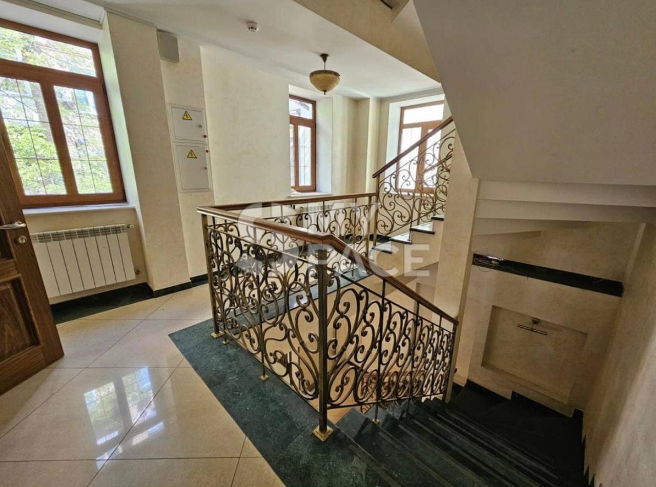 Volodymyrska Office Building - Image 2